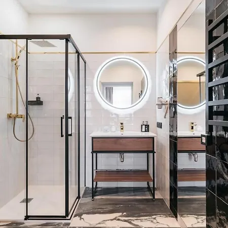Deluxe Two-bedroom With Old Town View