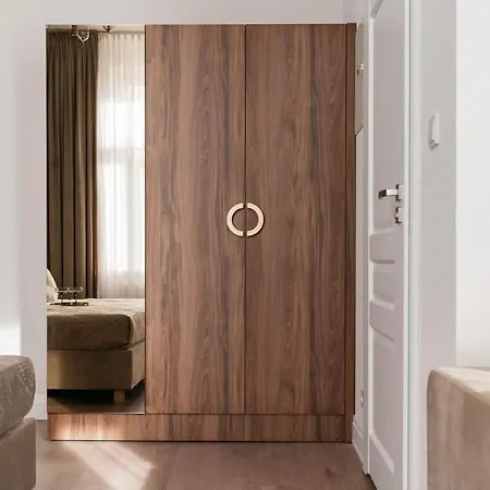 Deluxe Two-bedroom With Old Town View Cracovia