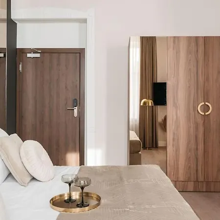 Deluxe Two-bedroom With Old Town View Apartman *