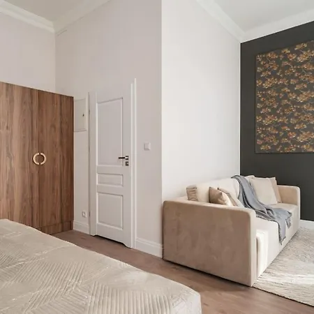Deluxe Two-bedroom With Old Town View